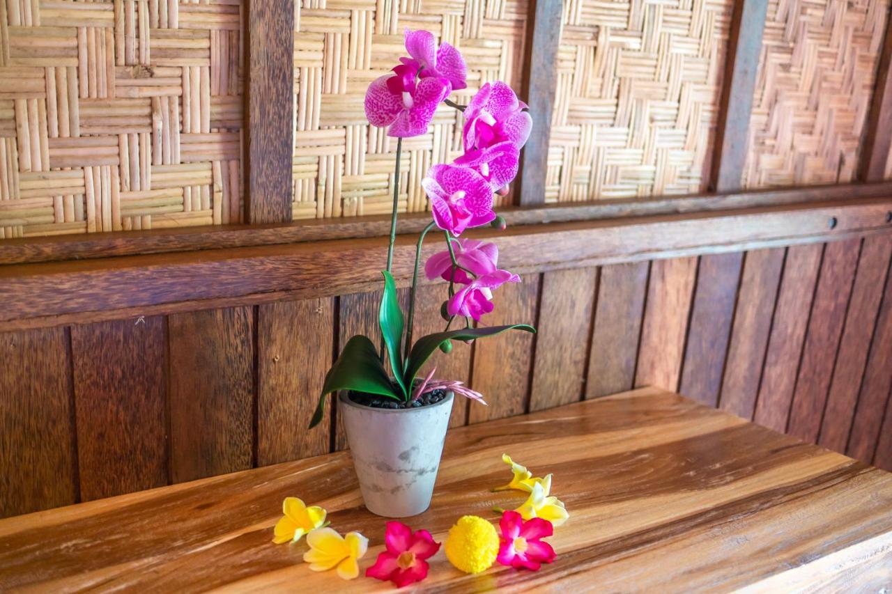 Wooden Puri Guesthouse Uluwatu Exterior foto